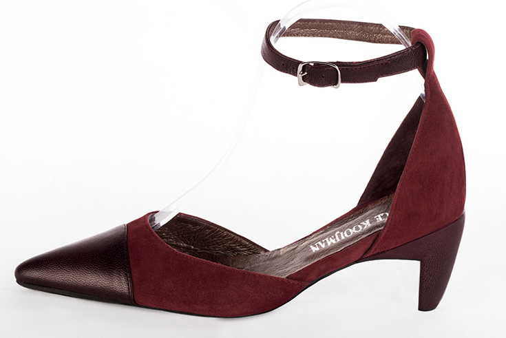 Wine red women's open side shoes, with a strap around the ankle. Tapered toe. Medium comma heels. Profile view - Florence KOOIJMAN